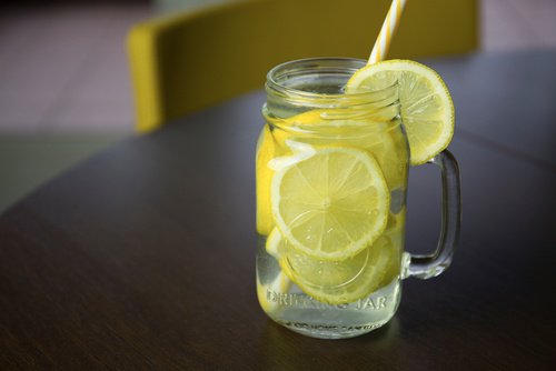 Citroner i glas