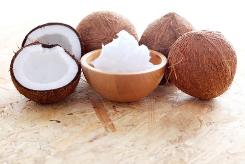 Kokosnötter på bord