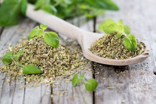 Oregano på sked