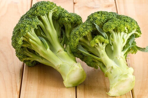 Två broccoli 