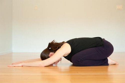 Yogaställning på golv
