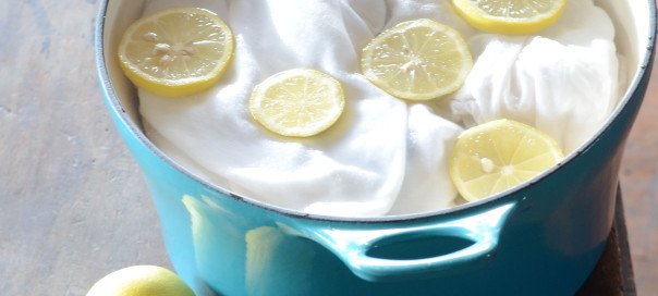 Citron kan ta bort fläckar på kläderna