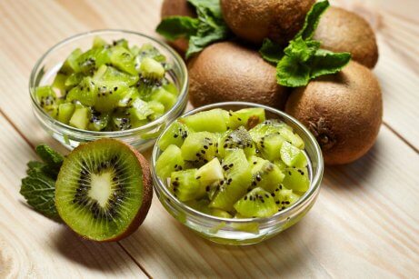 Kiwi och apelsin