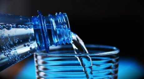 4 hemligheter om flaskvatten de inte vill att du ska veta