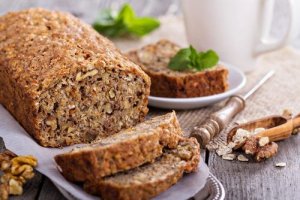 Så bakar du ett laktos- och glutenfritt bröd