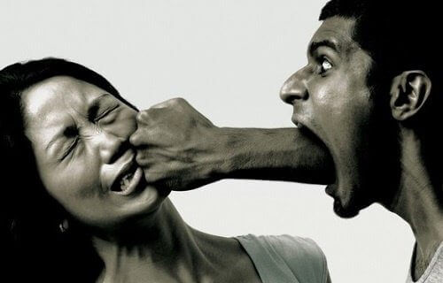 Tecken på verbal misshandel: Är du ett offer?