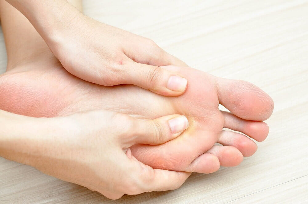 När ens diabetes förvärras får fötterna skador på nervändarna