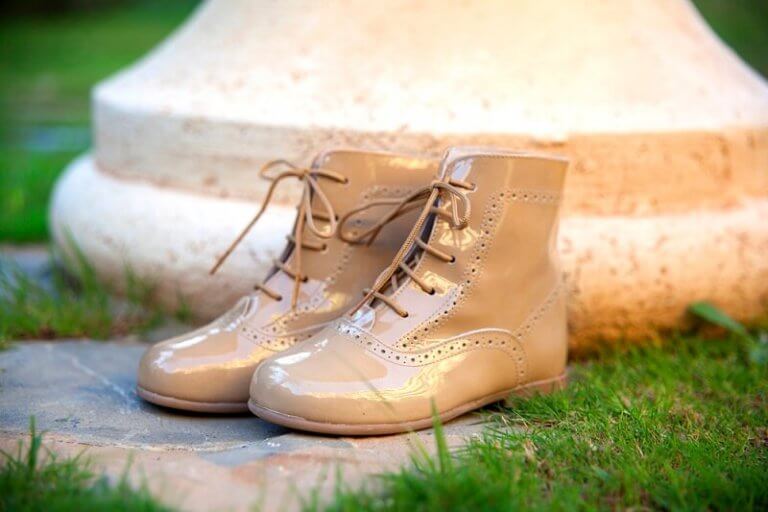 Apelsinsaft funkar bra som skorengöring