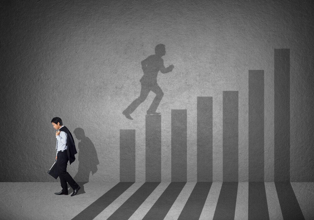 Den som inte gör misstag går aldrig framåt