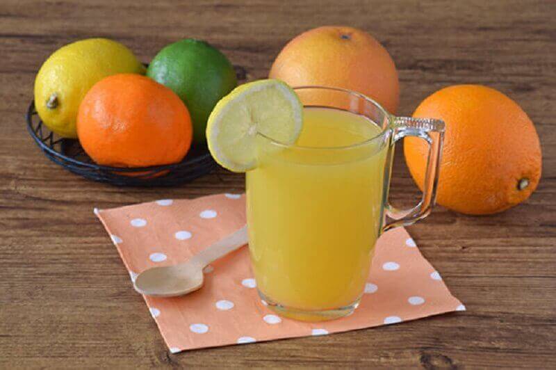 Citrusfrukter och juice