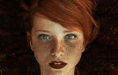 Starka kvinnor behöver ingen för att komplettera dem