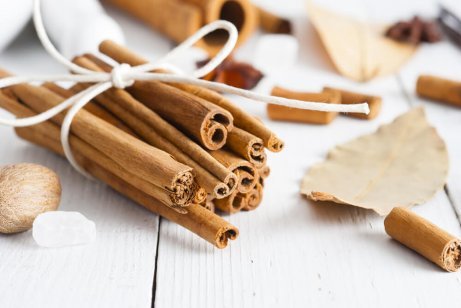 Blanda kanel och lagerblad