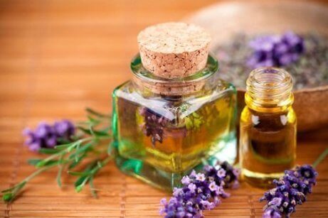 Få hemmet att dofta fräscht med lavendel- och citronolja