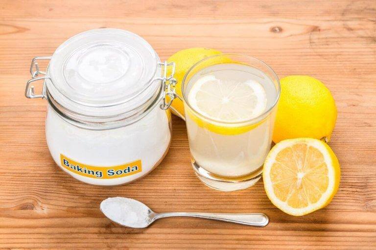 Bikarbonat och citron är en effektiv huskur