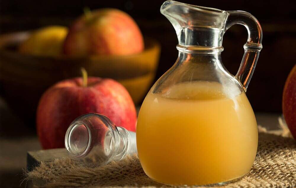 Karaff med äppelcidervinäger