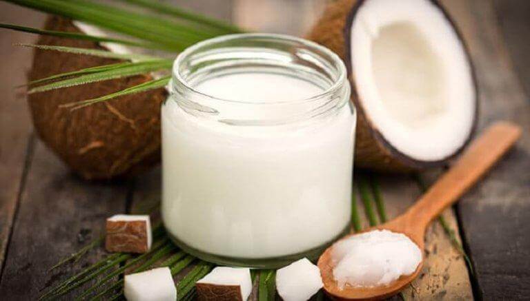 Behandla överdriven svettning med kokosolja