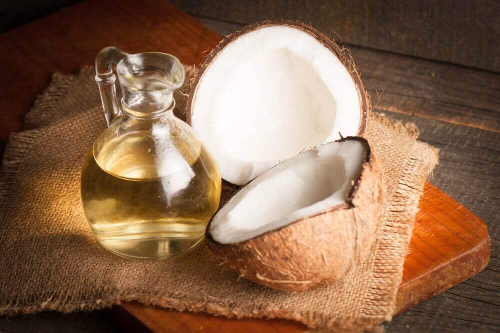 Kokosnötshalvor och olja