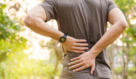 Det kan finnas många orsaker till varför du har ont i ryggen
