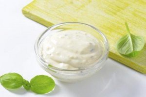 Recept på hemlagade vitlökssåser