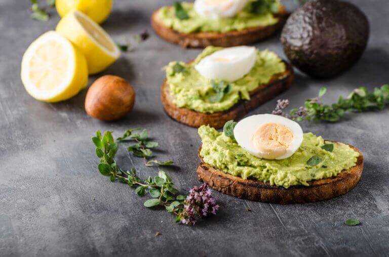 Krämig toast med avokado