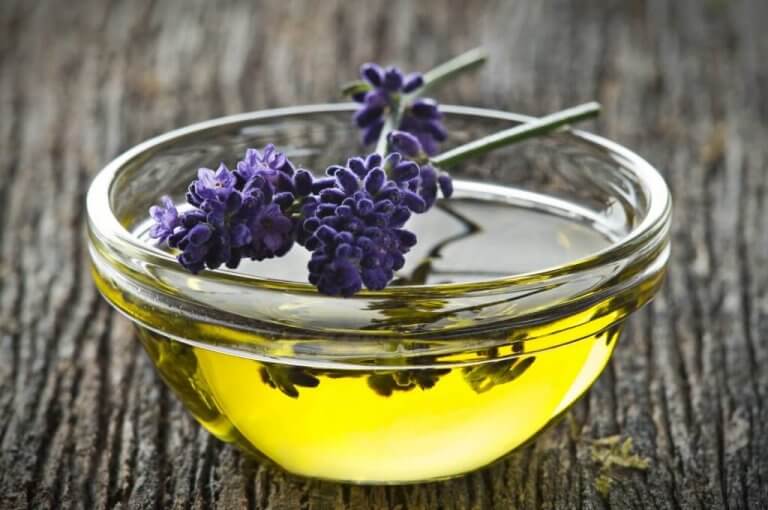 Olja från lavendel