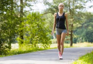 Lär dig om de stora fördelarna med dagliga promenader
