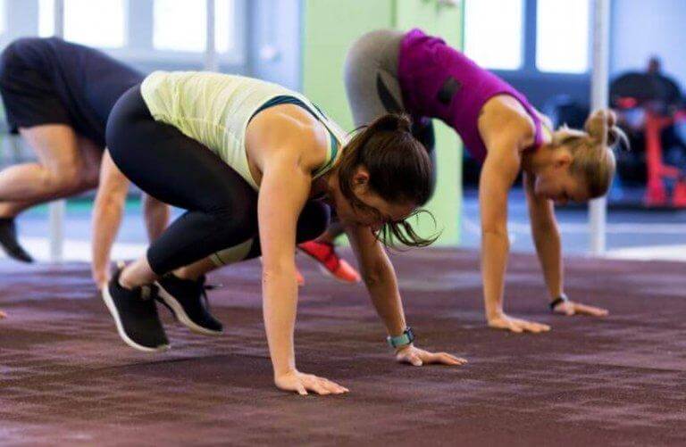 Burpees är en toppenövning för hjärtat och lungorna