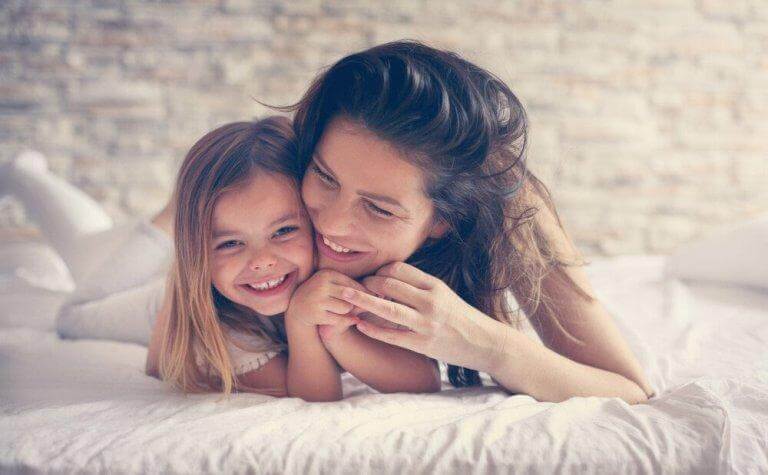 Man måste ta sig tid för varandra för att skapa starka band mellan mor och dotter