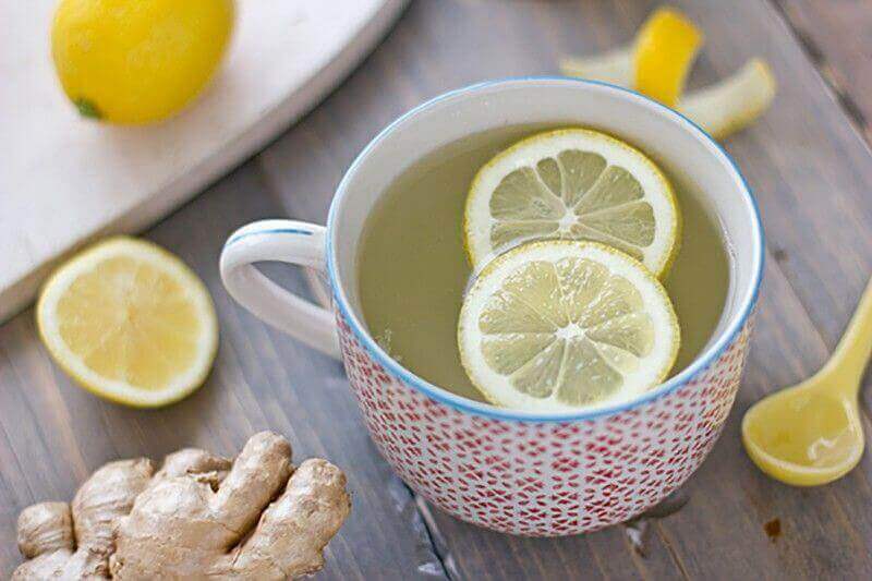Te på citron och ingefära.