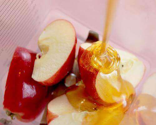 GÖr en ögonjur med äpple och honung