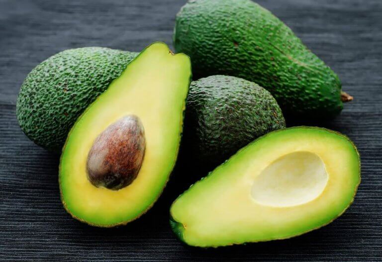 Avokado återfuktar huden