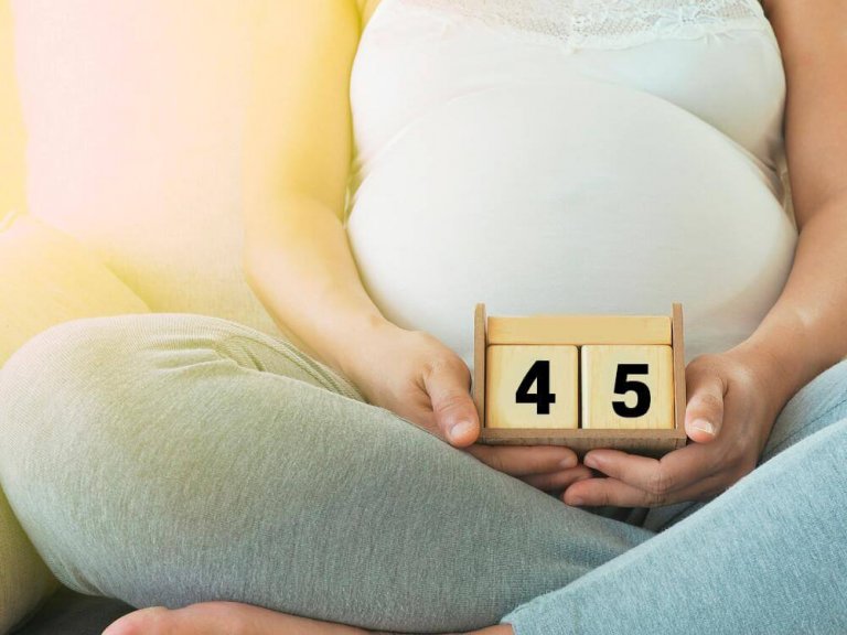Är det möjligt att bli gravid vid 45 på naturlig väg?