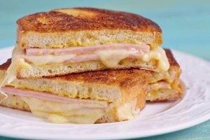 Hur man gör en läcker Monte Cristo-smörgås