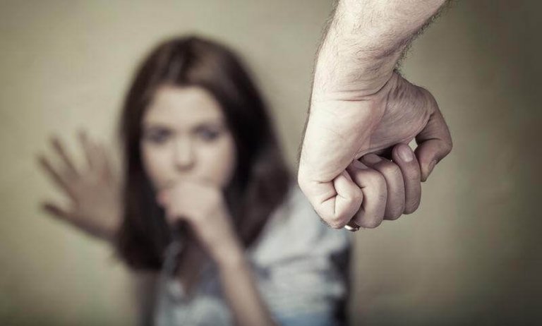 De märken som psykologiskt våld lämnar på din kropp