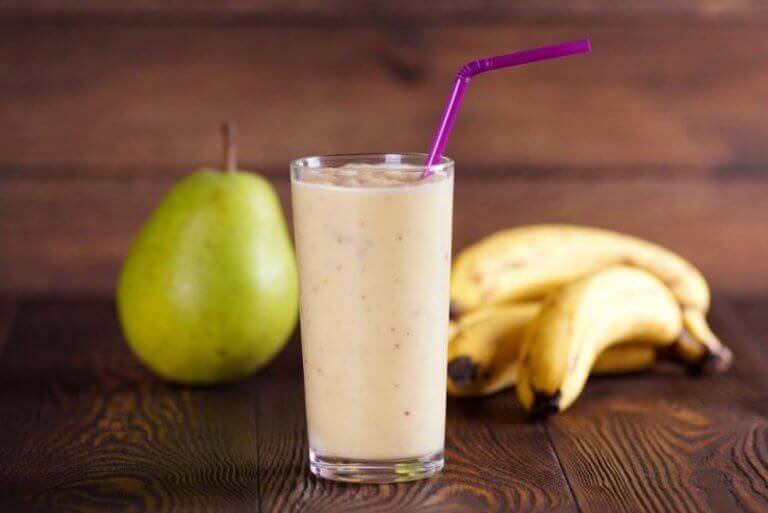 Banan- och päronsmoothie