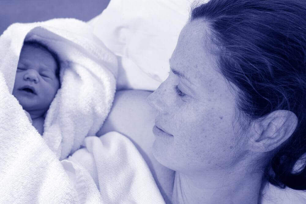 Mamma och nyfödd