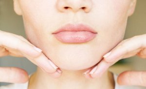 5 övningar och huskurer för att minska din dubbelhaka