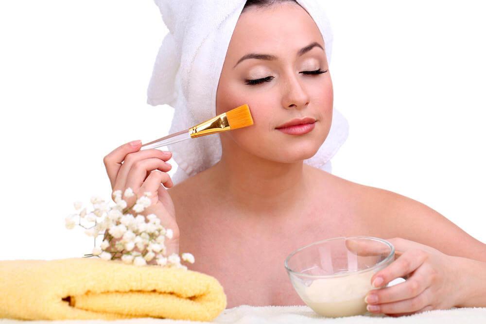 Använd både gulan och vitan i äggmasker