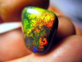 Ädelstenar och chakran