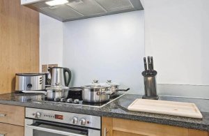 Ett kök utan fettfläckar med naturliga lösningar