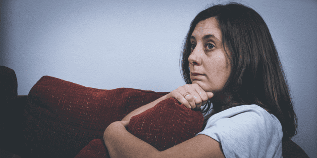 Kvinna som tvivlar på sig själv