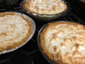 Tres leches-tårta med marängvisp