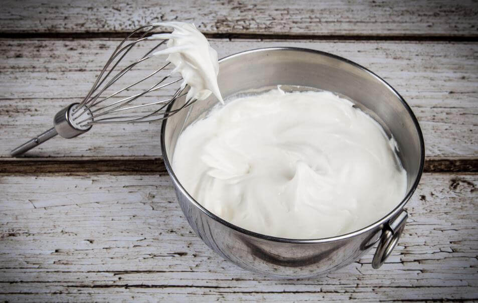 Toppa din tres leches-tårta med maräng