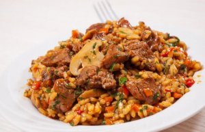 Recept på kinesiskt ris med kyckling och honung