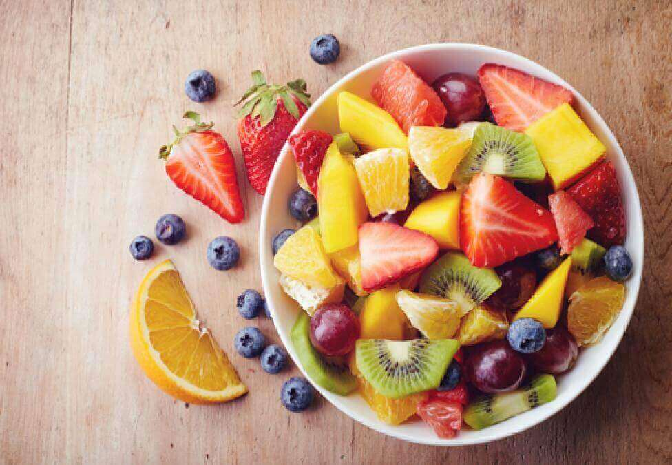 Fruktsallad i skål.
