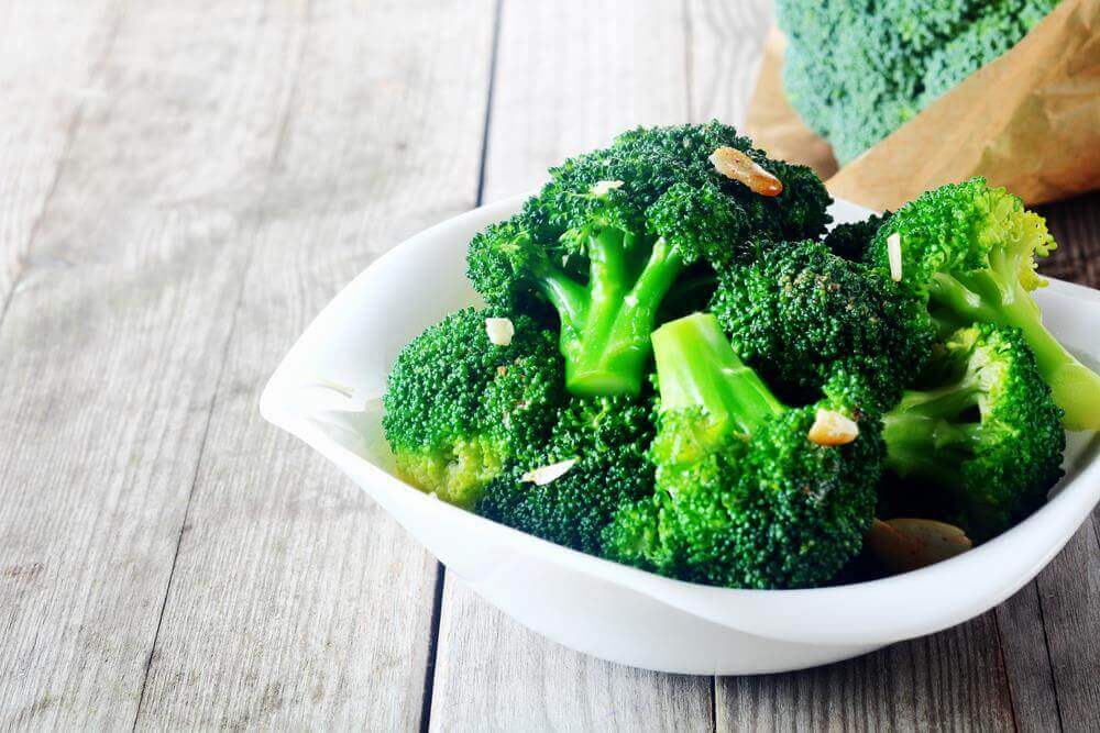 Broccolisallad