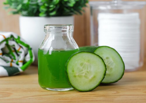 Burk med gurkjuice.