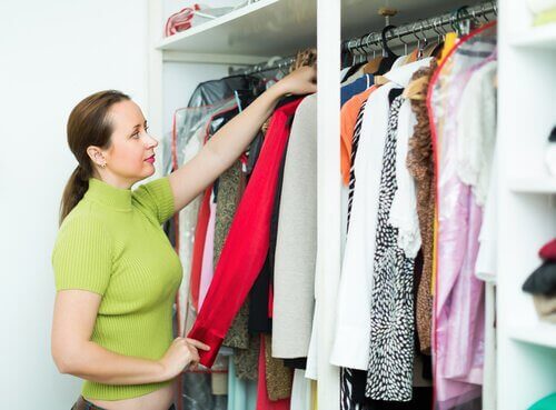 10 smarta tips för att organisera garderoben