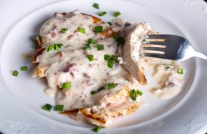 Utsökt recept på kycklingbröst med ostsås