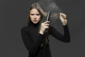 Fyra sätt att platta håret utan plattång